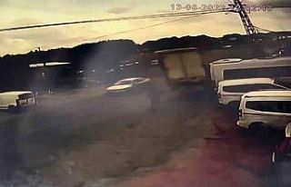 Arnavutköy’de freni boşalan tır dehşet saçtı