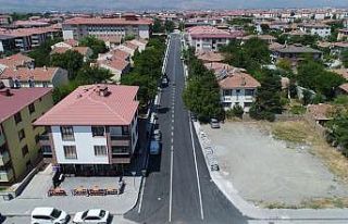 Asfaltlanan yollara yol şerit çizgileri çizildi
