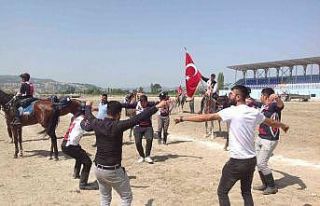 Atlı Ciritte Şampiyon Uşak Binicilik İhtisas Takımı...