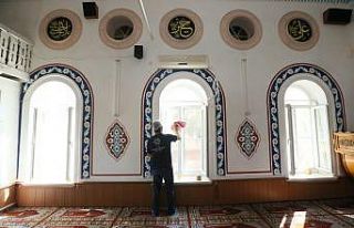 Aydın Büyükşehir Belediyesi cami temizliklerini...