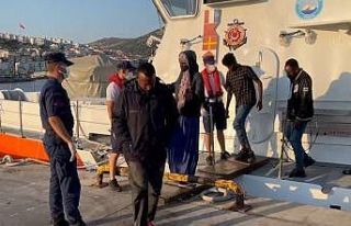 Ayvalık açıklarında 29 düzensiz göçmen yakalandı
