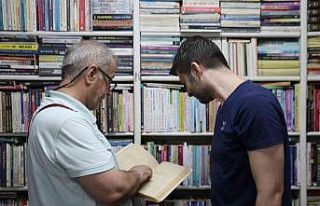 Baba oğul ata mesleği sahaflığı yaşatmaya çalışıyor