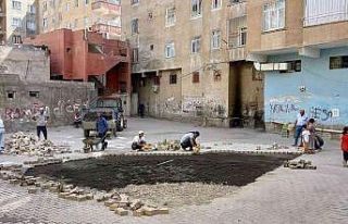 Bağlar Belediyesinden dar sokaklarda genişletme...