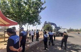 Bağlar’da kaçak hayvan pazarı iş makineleriyle...