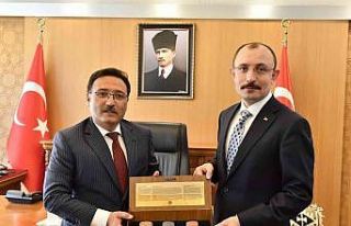 Bakan Muş, Kayseri Valiliğini ziyaret etti