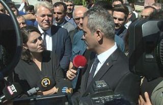 Bakan Özer: “Polisi ve öğretmeni karşı karşıya...