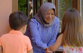 Bakımevi öğrencileri aşure yapıp vatandaşlara...