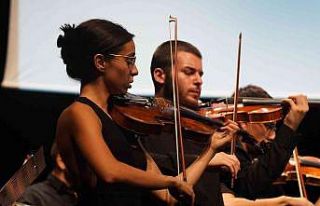 Balıkesir’de 100 sanatçı 14 konser verdi