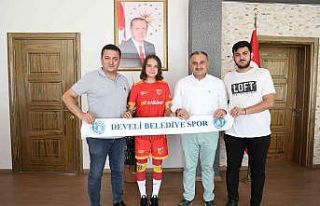 Başarılı sporcu Ayşegül Aydın’dan Başkan...