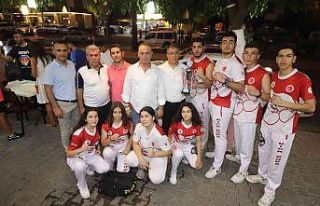 Başarılı sporcular yemekte bir araya geldi