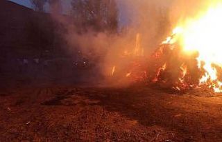 Başkale’de 5 bin bağ ot yandı