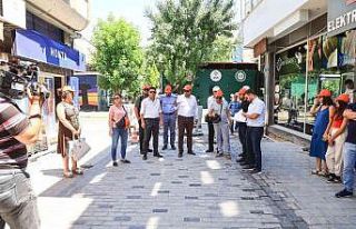 Başkan Çakın, basın mensuplarıyla birlikte saha...