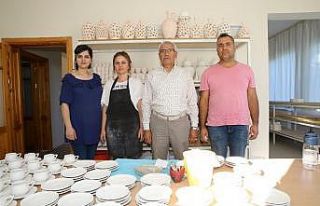 Başkan Güder, el emeği göz nuru eserleri inceledi