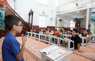 Başkan Güder’den, Kur’an kursu öğrencilerine...