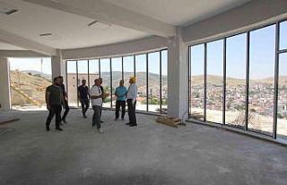 Başkan Pekmezci, Bamsı Beyrek Seyir Terasında incelemelerde...