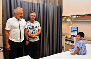 Başkan Sözen, sünnet çocuklarına moral verdi