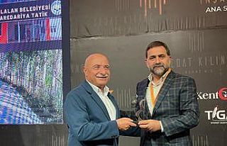 Başkan Uçar’a bir ödül daha