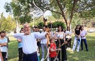 Başkan Zolan ok atışında hünerlerini sergiledi