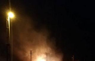 Başkent’te iki katlı ahşap ev yandı