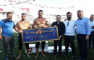 Bayramiç’te, Başpehlivan Mustafa Taş