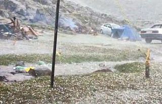 Beyağaç’a fındık büyüklüğünde dolu yağdı