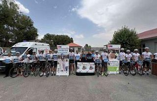 Bin 300 kilometre pedal çevirerek ‘kadına şiddete...