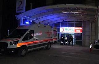 Boya yaparken balkondan düşen genç ağır yaralandı