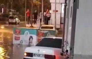 Boyabat’ta sağanak: Yollar göle döndü