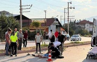 Burdur’da motosiklet refüje çarptı: 1’i ağır...