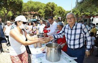 Burhaniye Belediyesinden 4 bin kişiye aşure ikramı