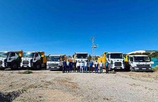 Bursa Büyükşehir Belediyesi’nin Emet’e 7 kamyon...