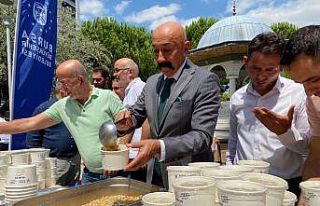 Bursa Büyükşehir’den 10 bin kişiye aşure ikramı