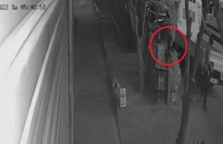 Bursa’da akü hırsızlığı kamerada