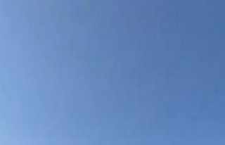 Bursa’da ilginç gelenek..Damadı vinçte sallandırdılar