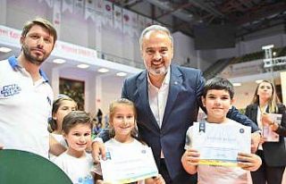 Bursa’da yaz spor okullarına renkli veda