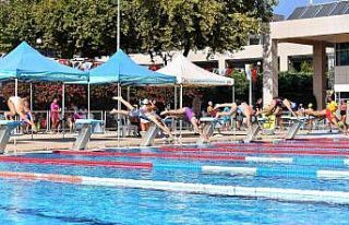 Büyük Zaferi yüzme şenliği ile kutladılar