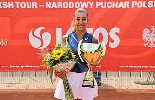 Çağla Büyükakçay, Polonya’da şampiyon oldu