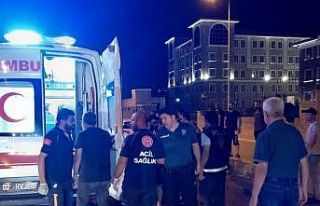 Çalışma yapılan yolda motosiklet devrildi: 2 yaralı