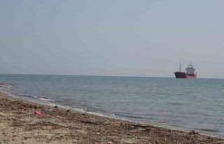 Çanakkale açıklarında karaya oturan gemide sörvey...