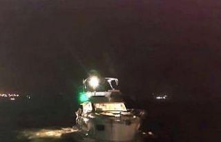 Çanakkale Boğazı’nda sürüklenen tekne kurtarıldı