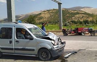 Çapa motoru ile hafif ticari araç çarpıştı:...