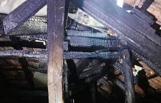 Çatı yangını paniğe neden oldu