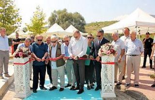 Çınarcık’ta portatif yüzme havuzu açıldı