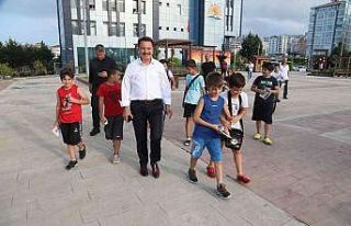 Çocuklar istedi, başkan çözdü