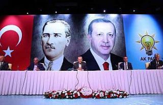 Cumhurbaşkanı Erdoğan partililerle bir araya geldi