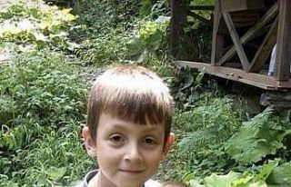 Dedesinin kucağında traktörde oynayan minik Musa’nın...