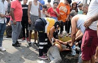 Deliye dönen at, sahibini at arabasından düşürerek...