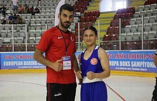 Demir yumruk Sıla, Avrupa Boks Şampiyonasında finale...