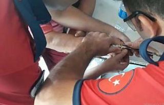 Denedikleri yüzüklerden kurtulamayan kadınların...