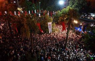 Denizlililer 100. yıl coşkusunu Büyükşehir ile...